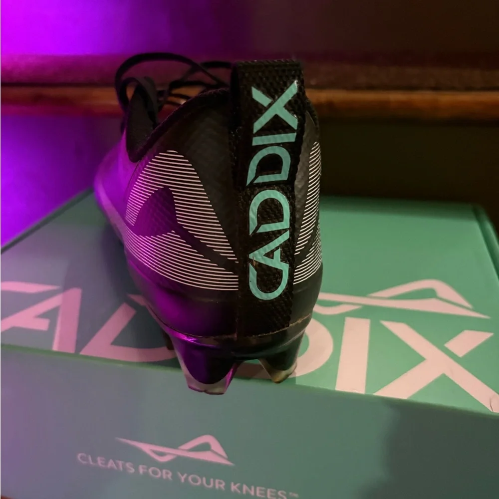 Black Cleats with White Accents - Picture 5 of 6